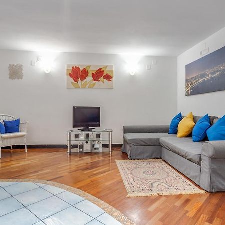 Guesthost - Casa Querida Central & Elegant Flat Napoli Bagian luar foto