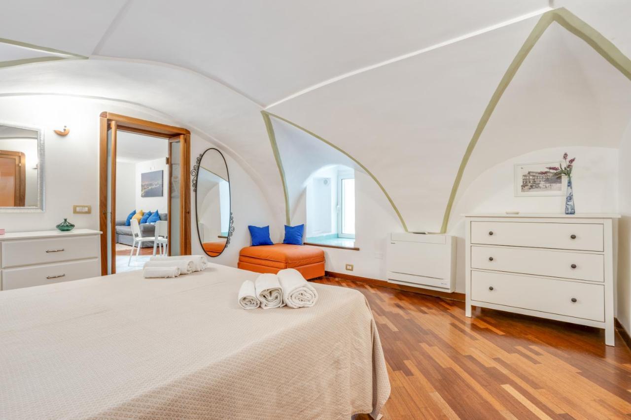 Guesthost - Casa Querida Central & Elegant Flat Napoli Bagian luar foto
