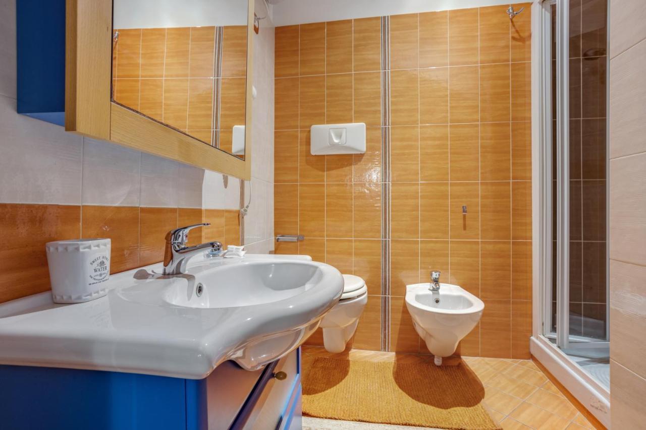 Guesthost - Casa Querida Central & Elegant Flat Napoli Bagian luar foto